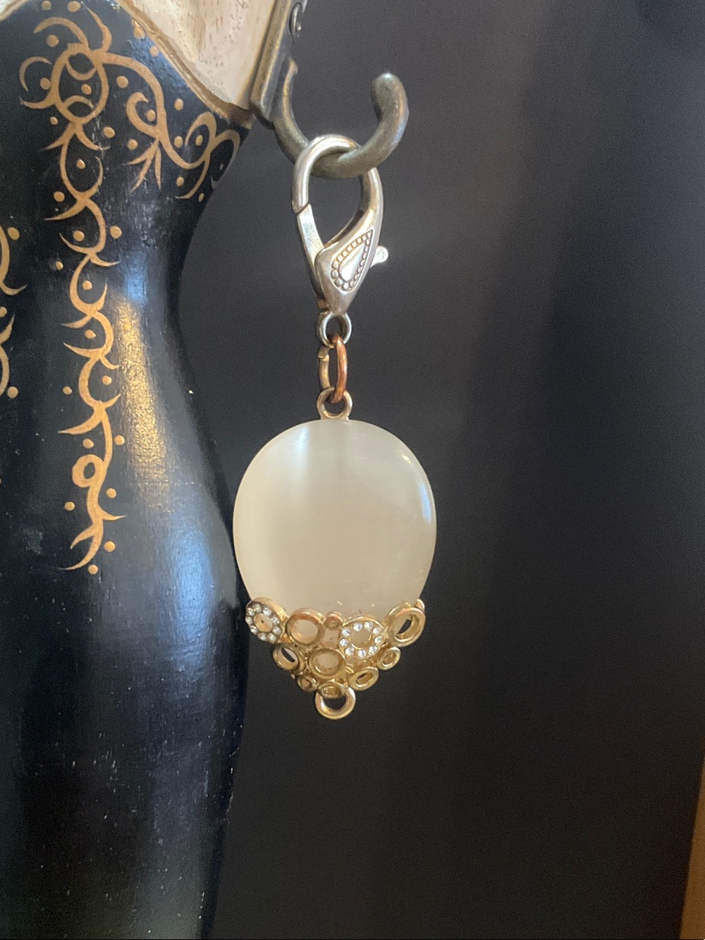 Large clear stone key holder